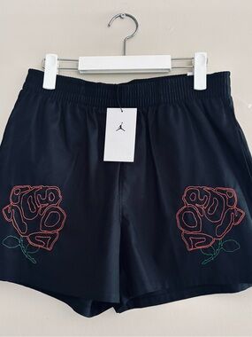 New with Tags Jordan Women’s Shorts Size Medium Black 100% Cotton